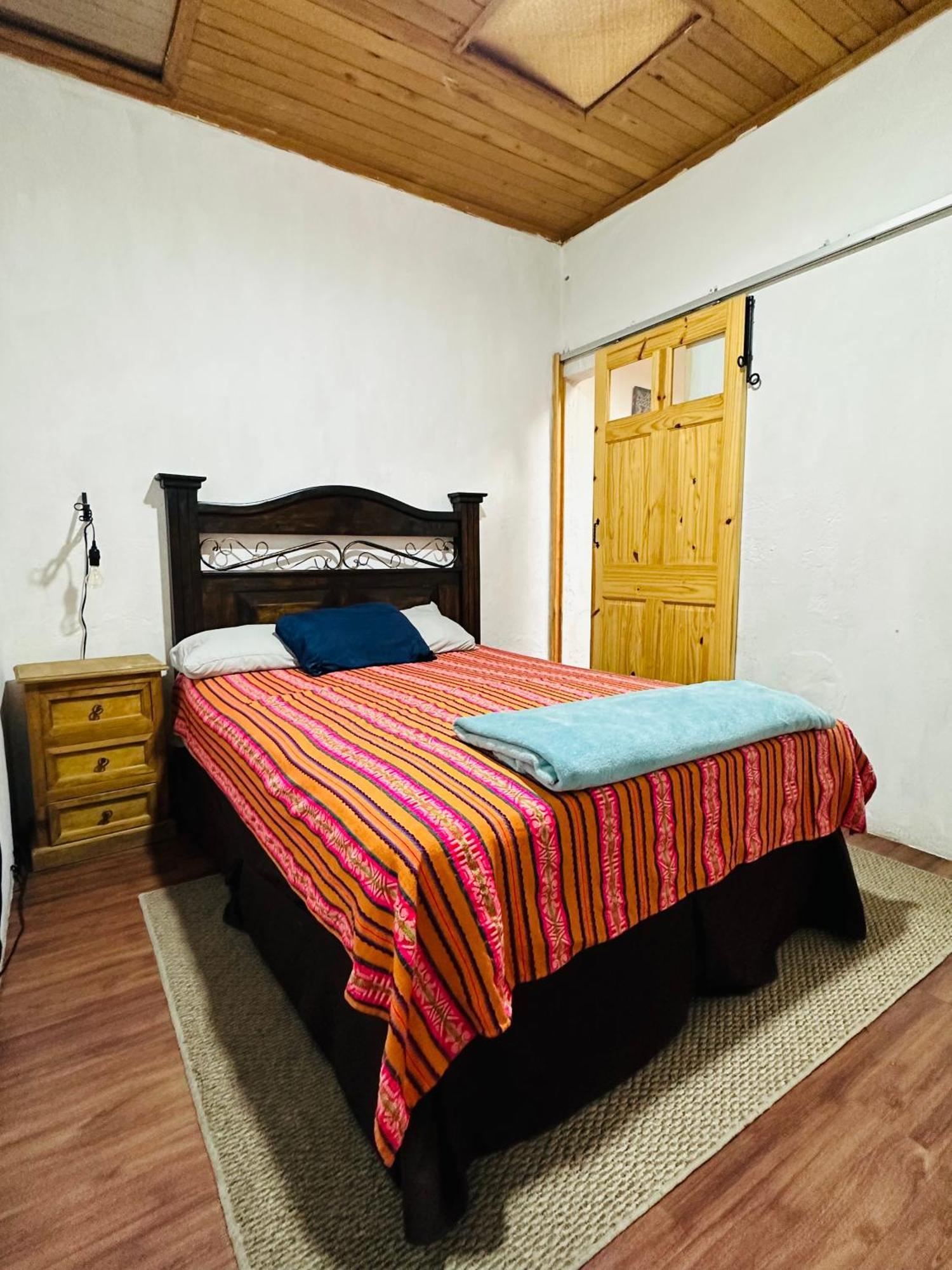 El Extranjero Hostal Antigua Luaran gambar