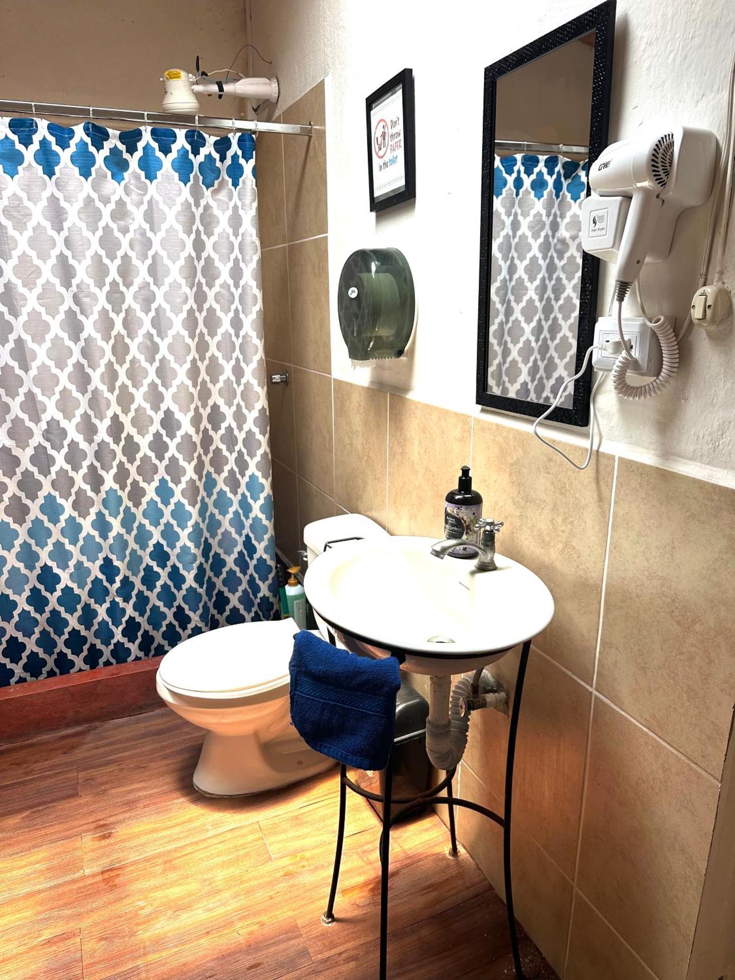 El Extranjero Hostal Antigua Luaran gambar